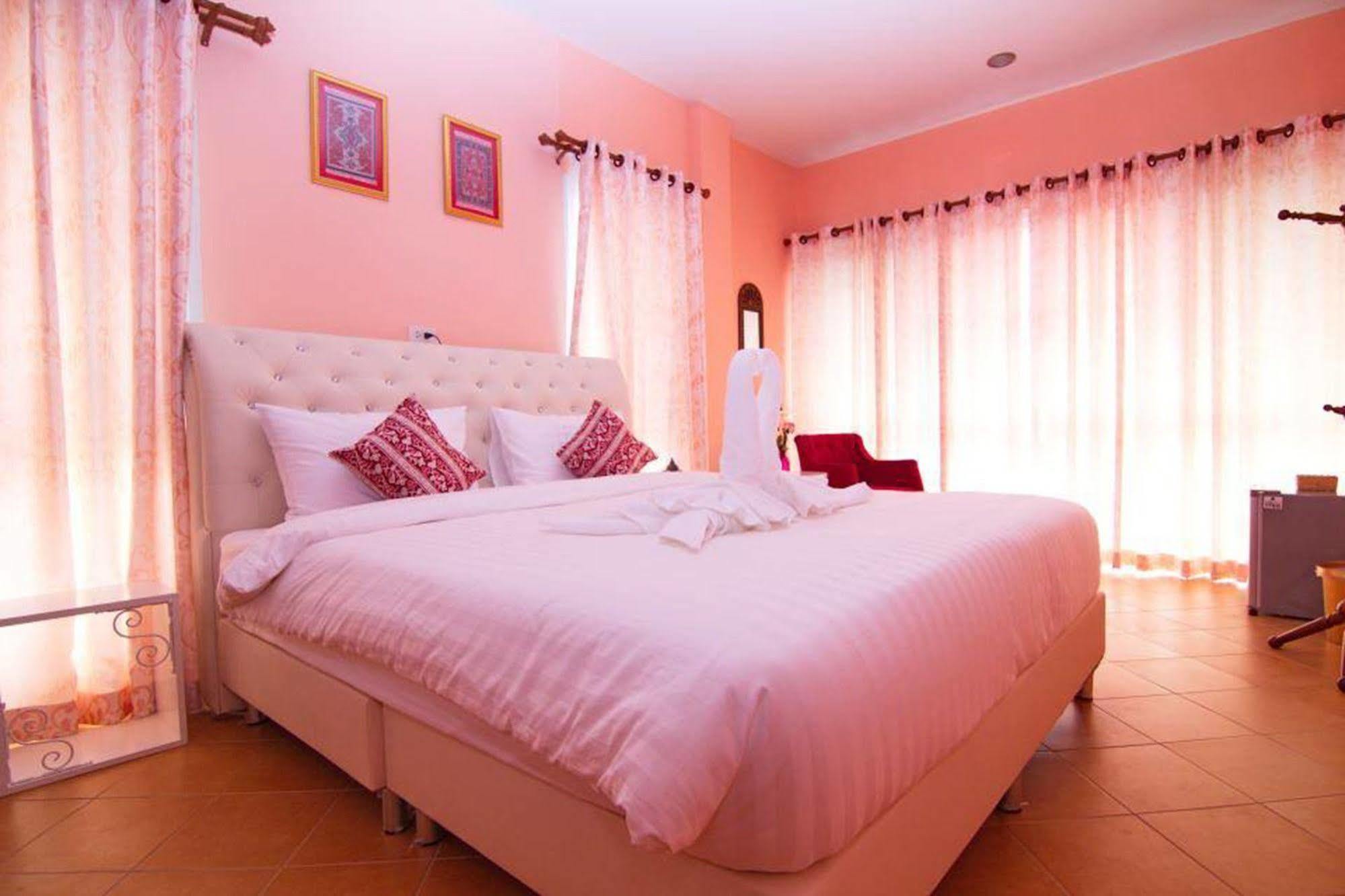 เจ้าดูรี โฮม Hotel เชียงใหม่ ภายนอก รูปภาพ