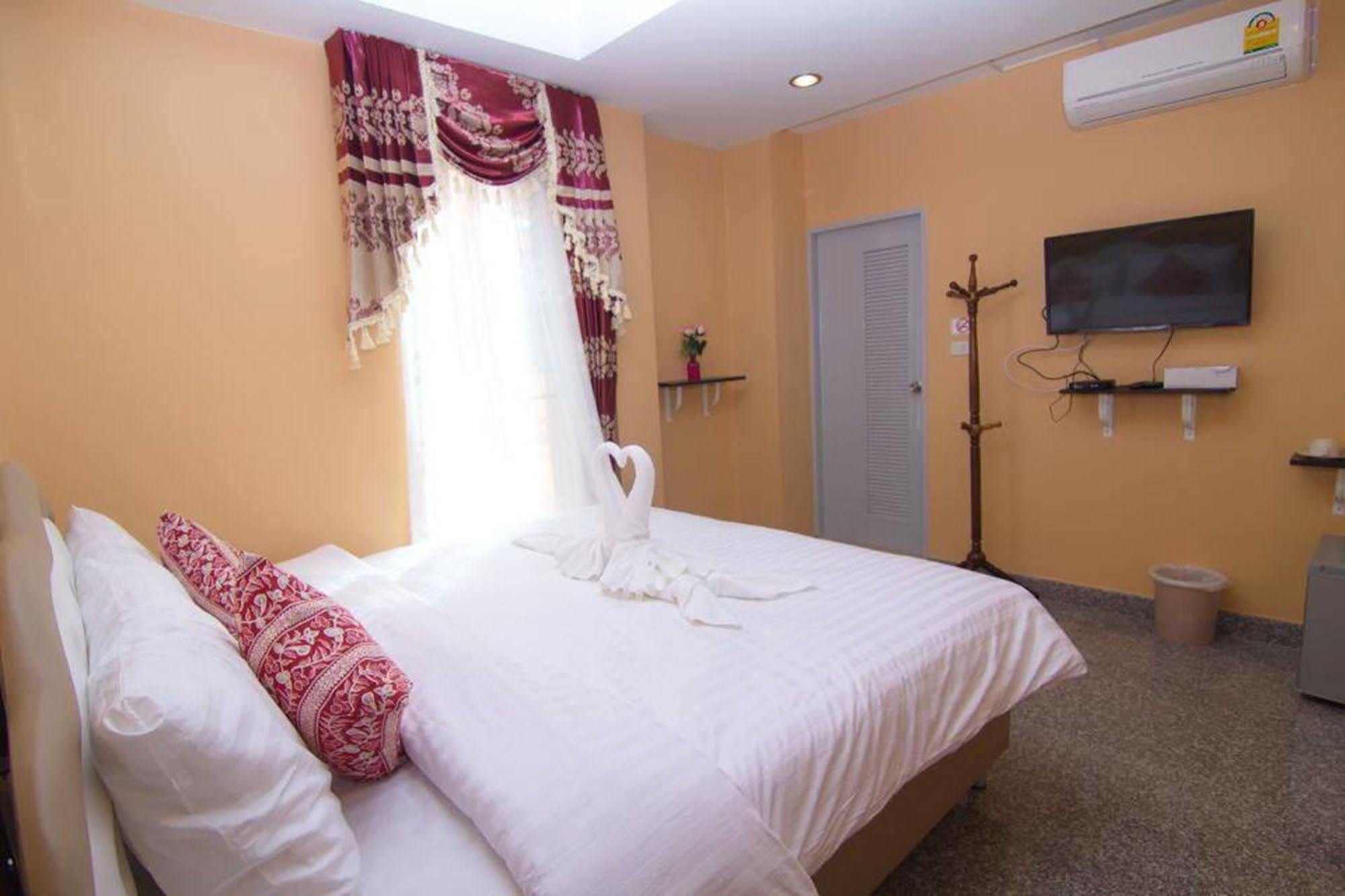 เจ้าดูรี โฮม Hotel เชียงใหม่ ภายนอก รูปภาพ
