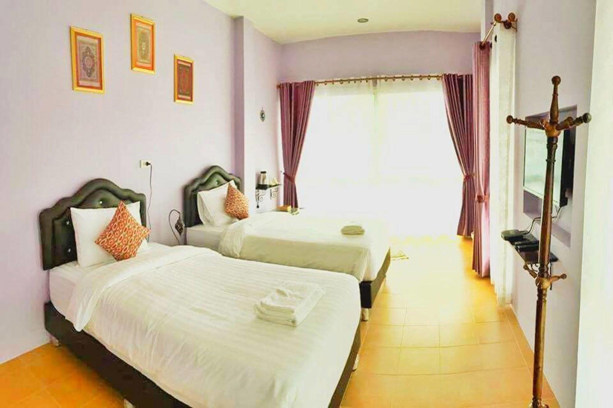 เจ้าดูรี โฮม Hotel เชียงใหม่ ภายนอก รูปภาพ