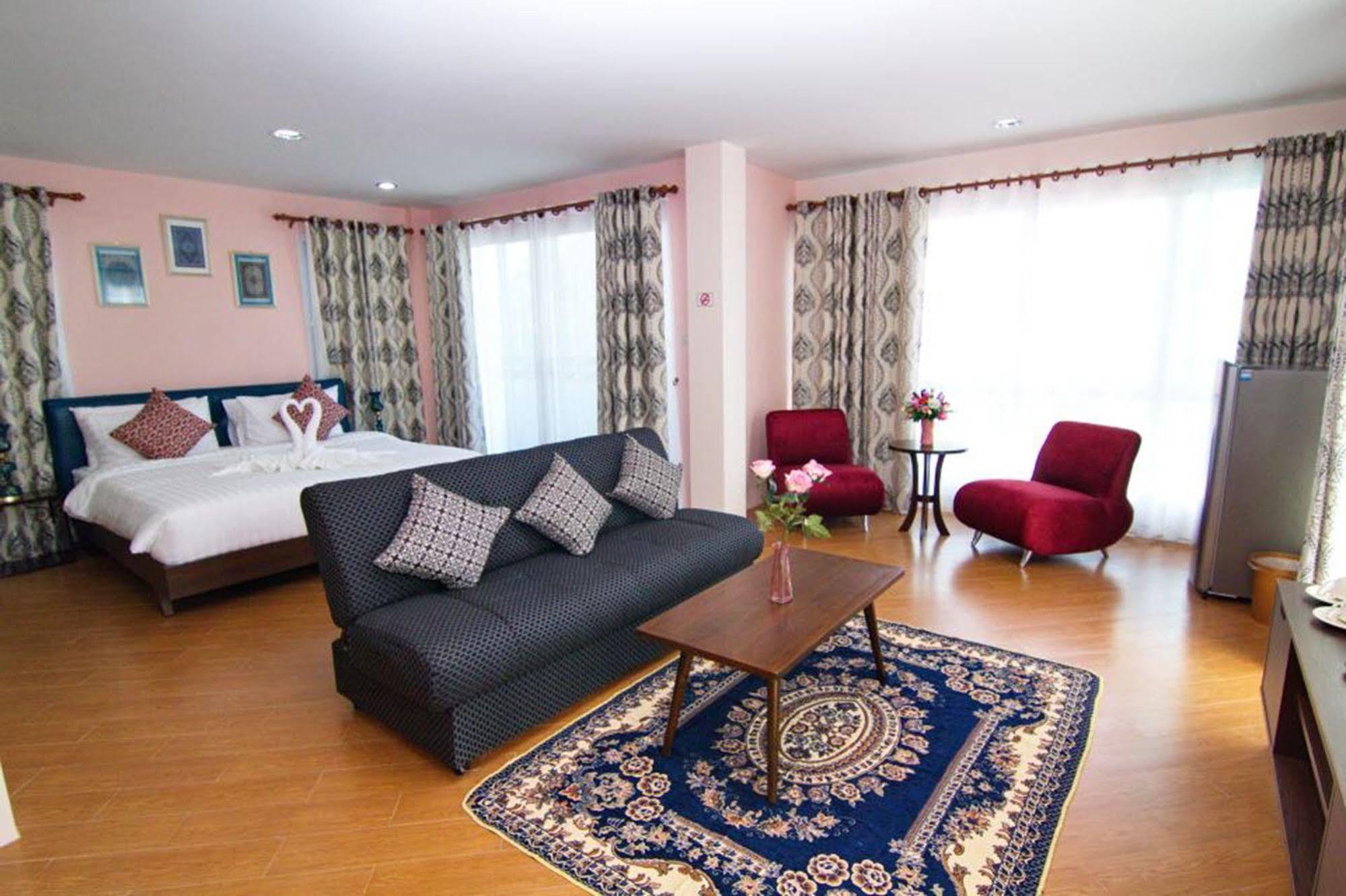 เจ้าดูรี โฮม Hotel เชียงใหม่ ภายนอก รูปภาพ