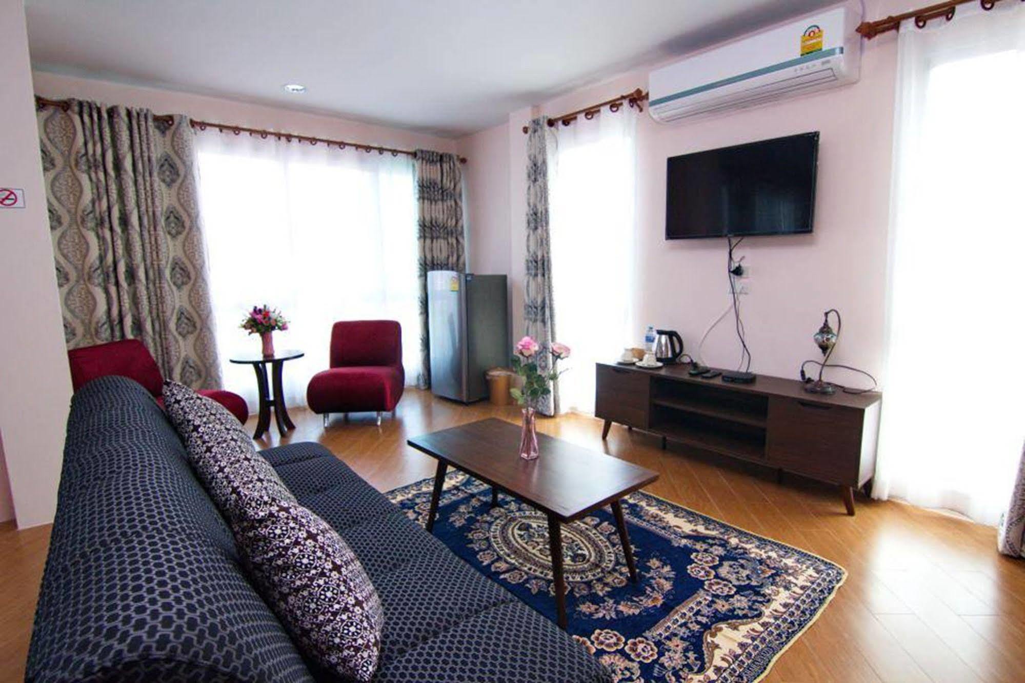 เจ้าดูรี โฮม Hotel เชียงใหม่ ภายนอก รูปภาพ